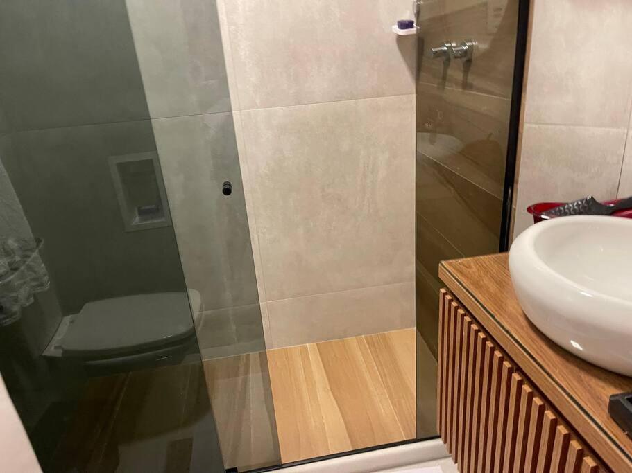 Aconchegante / Localizacao Privilegiada. Na Apartamento *
